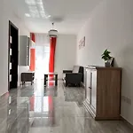 F4 3, Private Two Single Beds Shared Bathroom