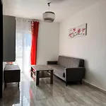 F4 3, Private Two Single Beds Shared Bathroom Alloggio in famiglia *