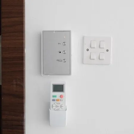 Privatunterkunft F4 3, Private Two Single Beds Shared Bathroom