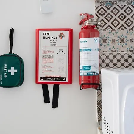 民宿 F4 3, Private Two Single Beds Shared Bathroom