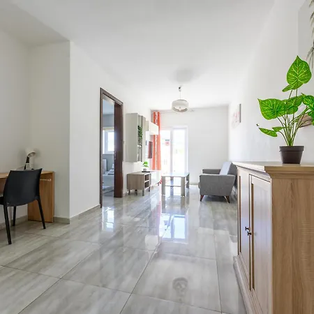 民宿 F4 3, Private Two Single Beds Shared Bathroom